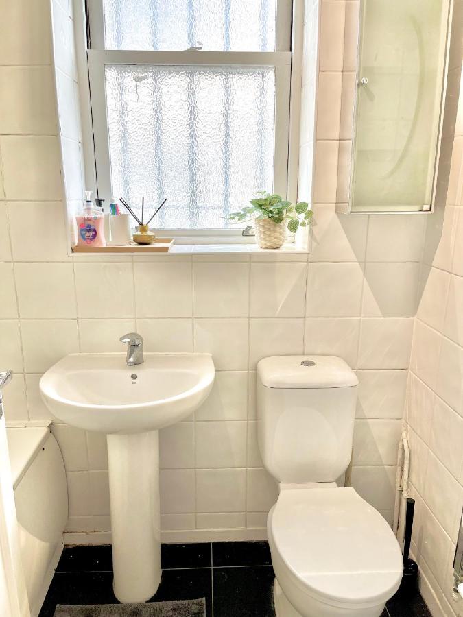 Archway Station Big Bedroom Flat Лондон Екстер'єр фото